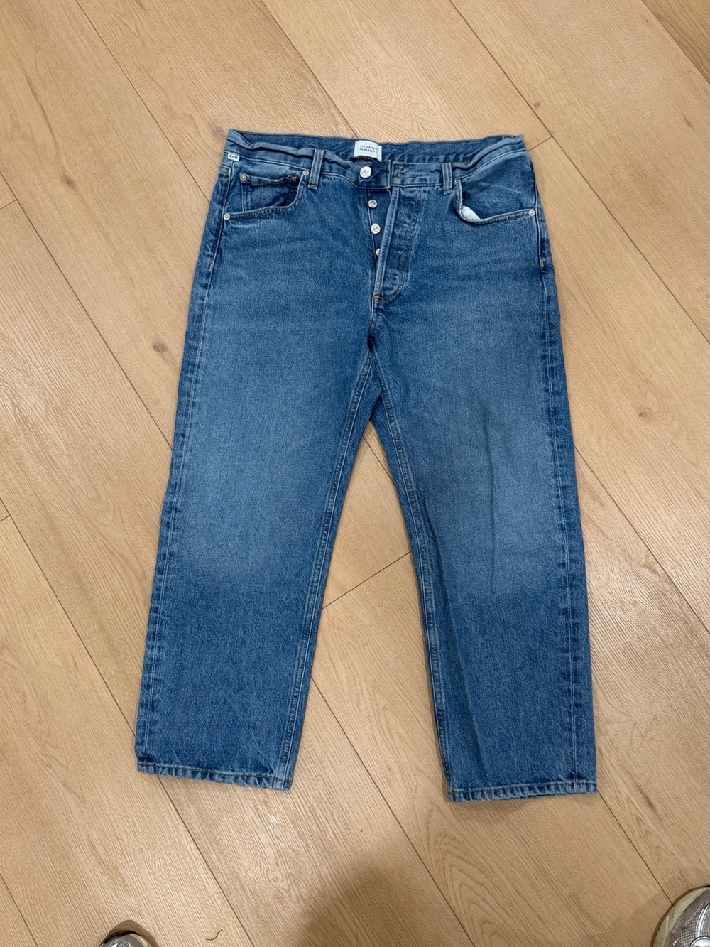 Citizens Of Humanity Relaxed Straight Jeans in Medium Blue Denim
